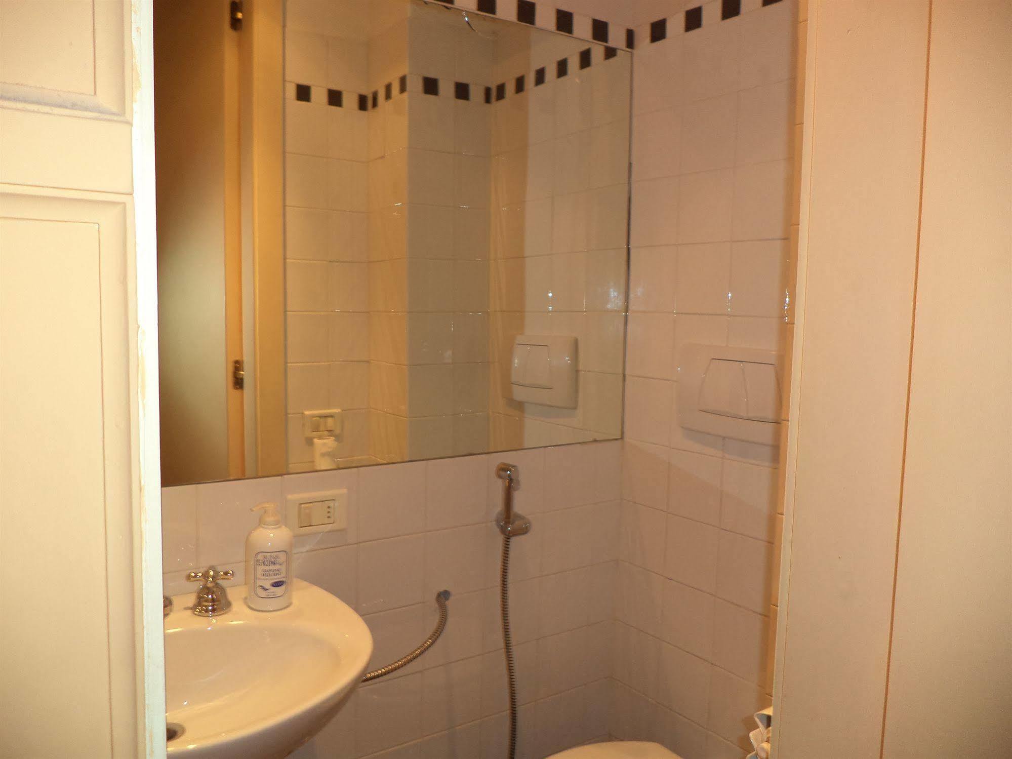 Enjoy Roma Bed & Breakfast Ngoại thất bức ảnh